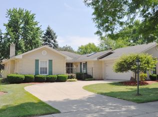 703 E Thorntree Ter, Arlington Heights, IL