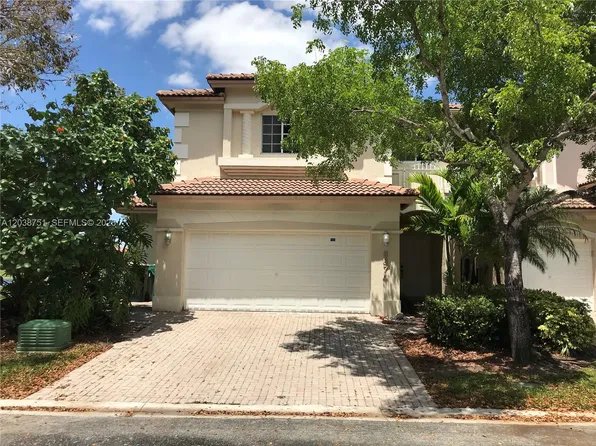 6674 NW 107th Pl, Doral, FL 33178