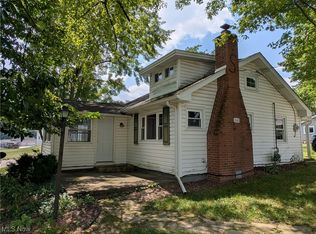 1842 Grandview Rd, Lake Milton, OH 44429