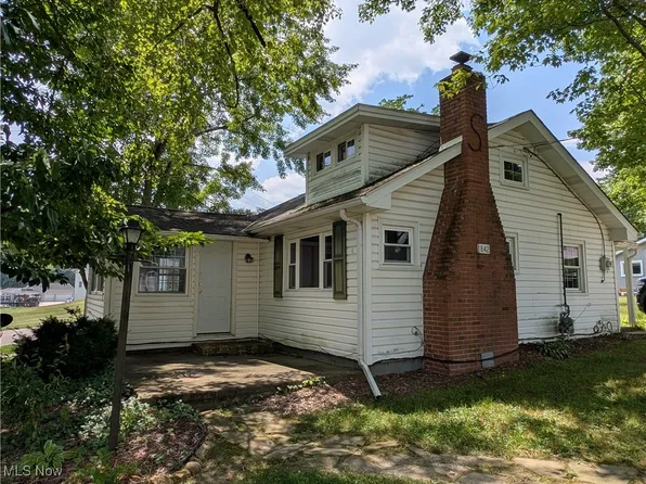 1842 Grandview Rd, Lake Milton, OH 44429