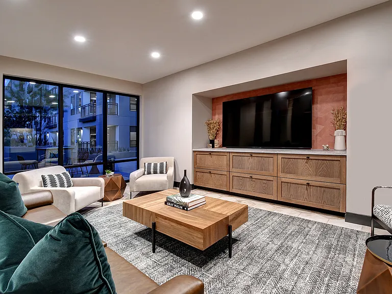 AVE Phoenix Terra — Photo 14