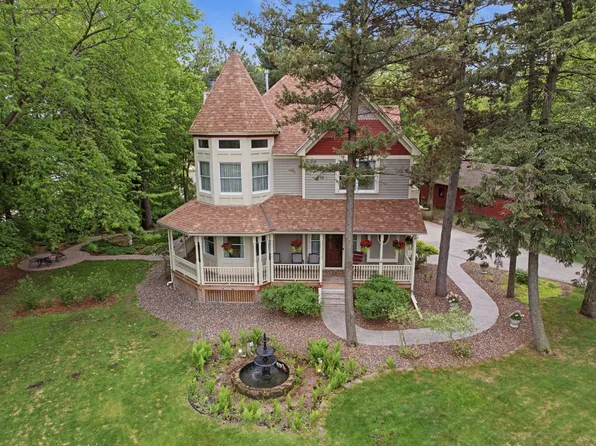 2940 Labore Rd, Little Canada, MN 55109