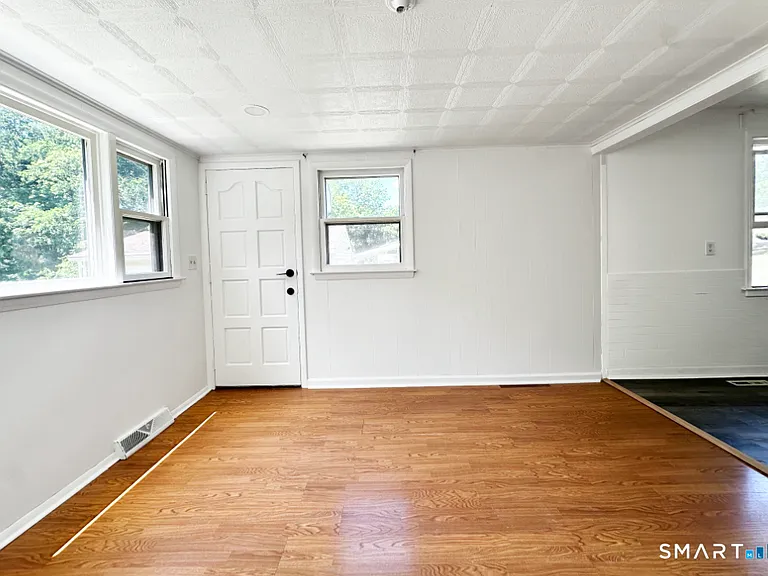 225 Battis Rd — Photo 11