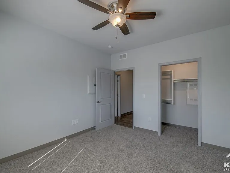 Indian Point Apartments — Photo 38