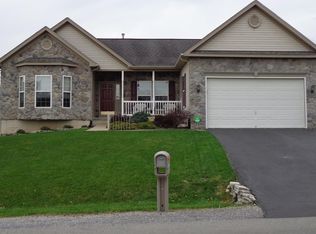 627 Hogan Dr, Martinsburg, WV 25405