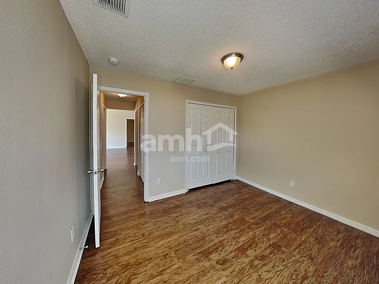 315 Colony Ct — Photo 15