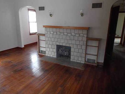 4th image of 580 Linn St