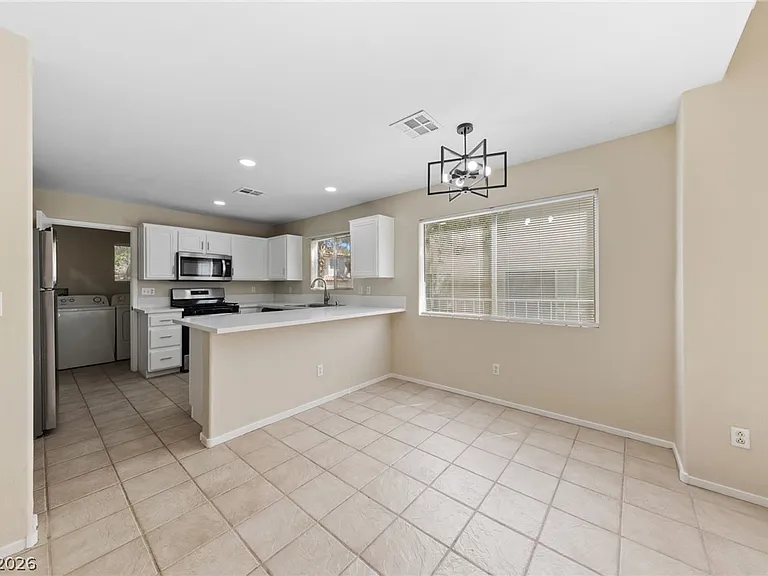 8025 Cherish Ave — Photo 8