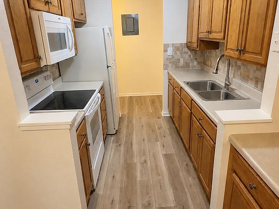 3rd image of 909 Luther Pl APT 102