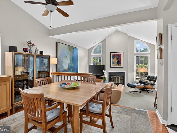 2nd image of 919 Yachtsman Way