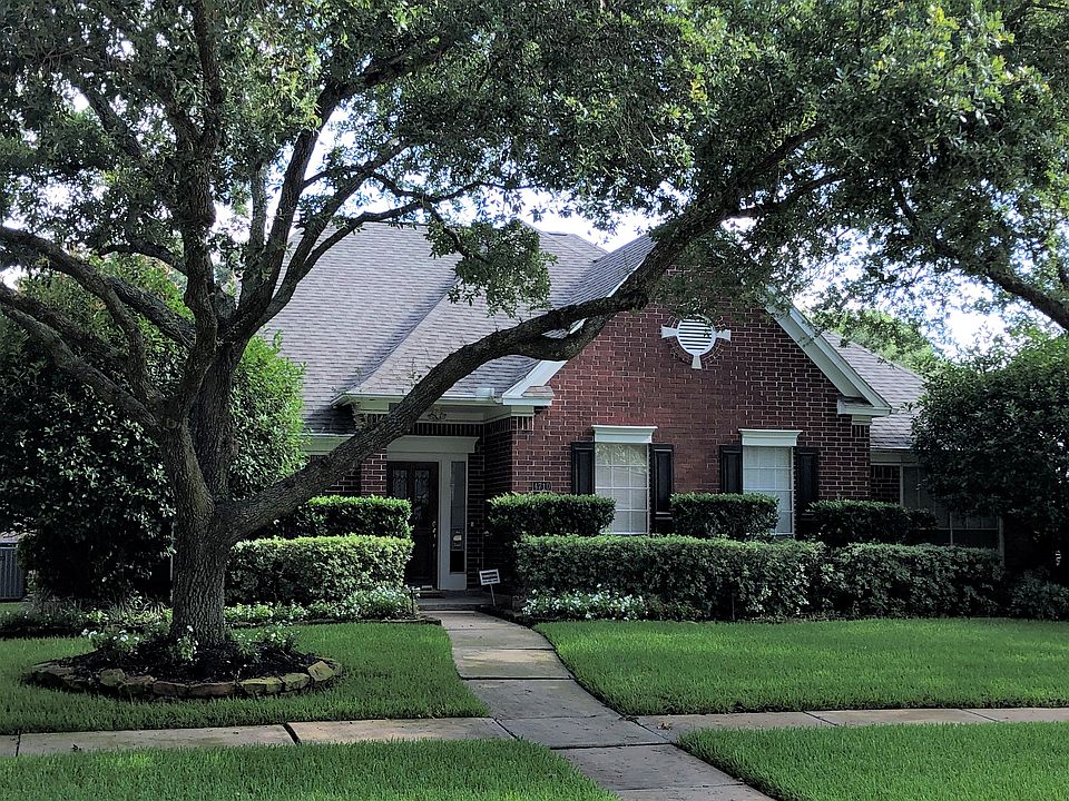 Front yard and front door