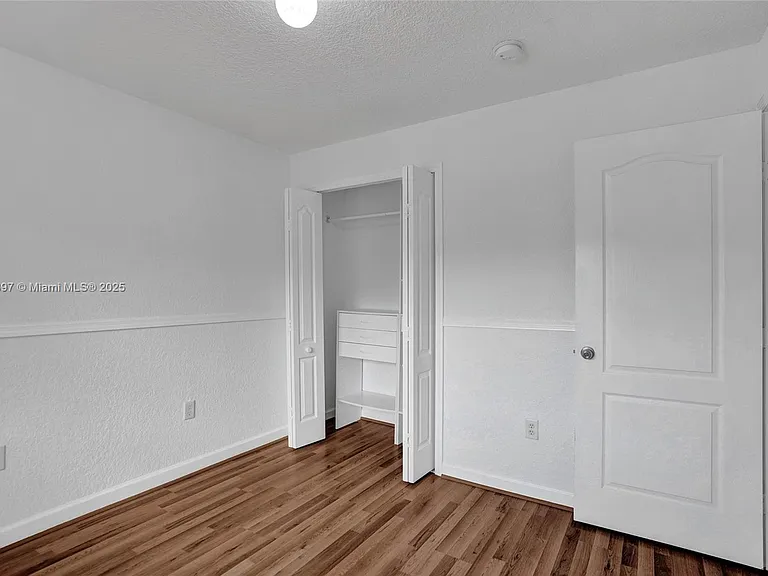 17037 SW 39th St — Photo 12