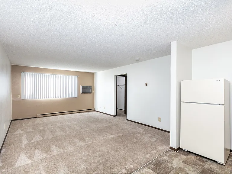Foxhill Apartments — Photo 51