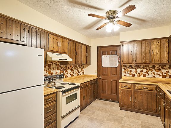 5th image of 10440 Mardon Ct