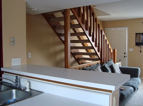 3rd image of 5069 Stoneybrook Blvd