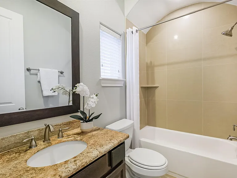 3907 Austin St — Photo 32