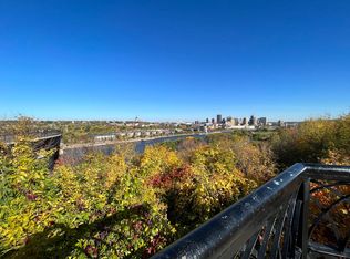 City-side Living! 1 Bedroom near Downtown St. Paul, Saint Paul, MN 55107