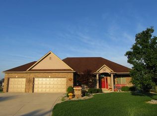 12215 Goldeneyes Ct, Fort Wayne, IN 46845