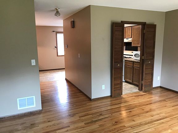 2nd image of 8919 Ironwood Ave S