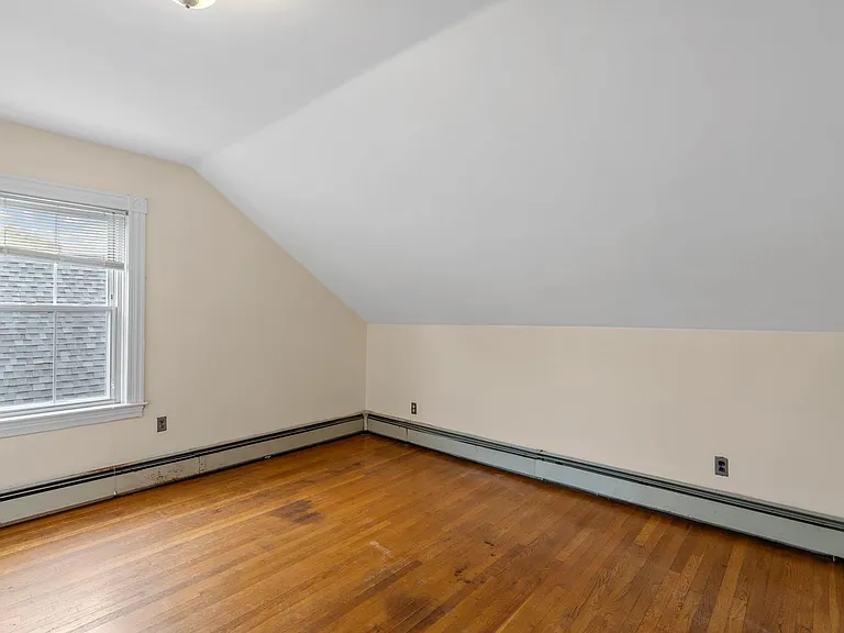 12 Lincoln Ave — Photo 17