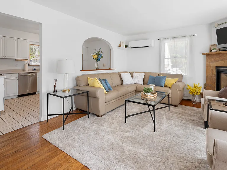 27 Summit Blvd — Photo 5