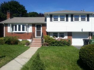 18 Bennett Rd, Watertown, MA 02472