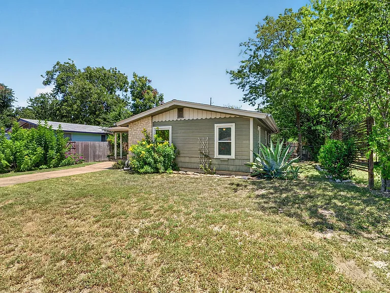 200 E Skyview Rd — Photo 3