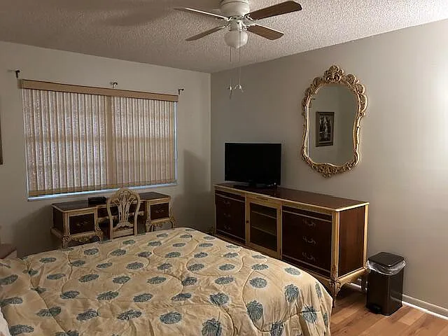 221 Lake Meryl Dr — Photo 9