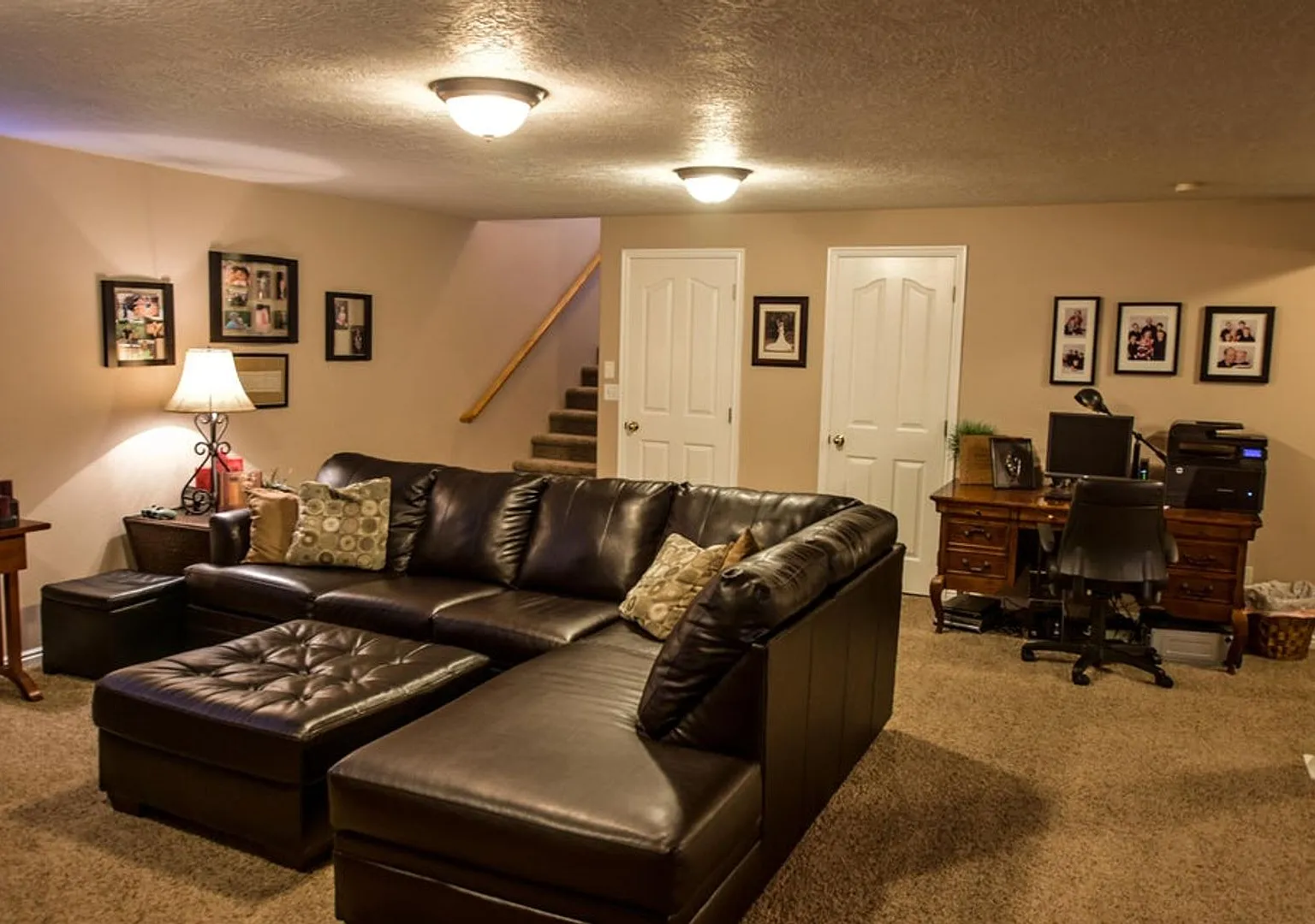 5 Bedroom Home With Lots Of Space! — Photo 4