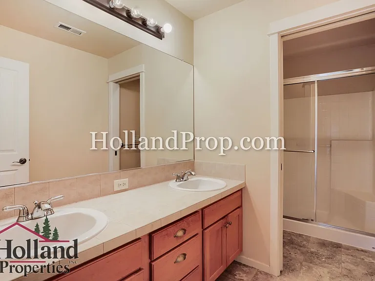 770 NE 72nd Ave — Photo 18