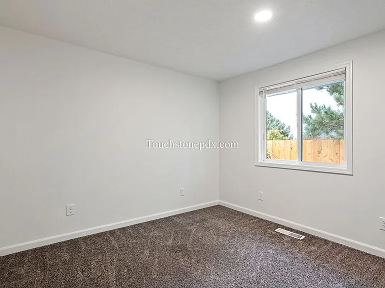20160 Quinalt Dr — Photo 23