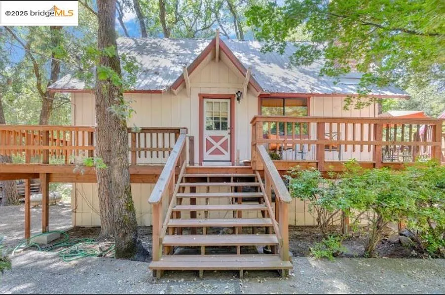 22192 Crystal Falls Dr photo 1