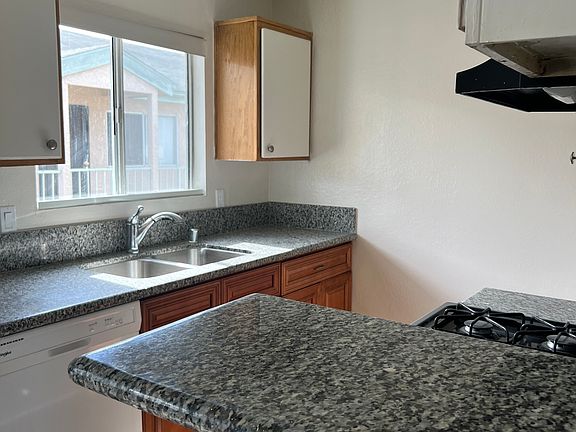 4th image of 1959 Chestnut Ave APT 309