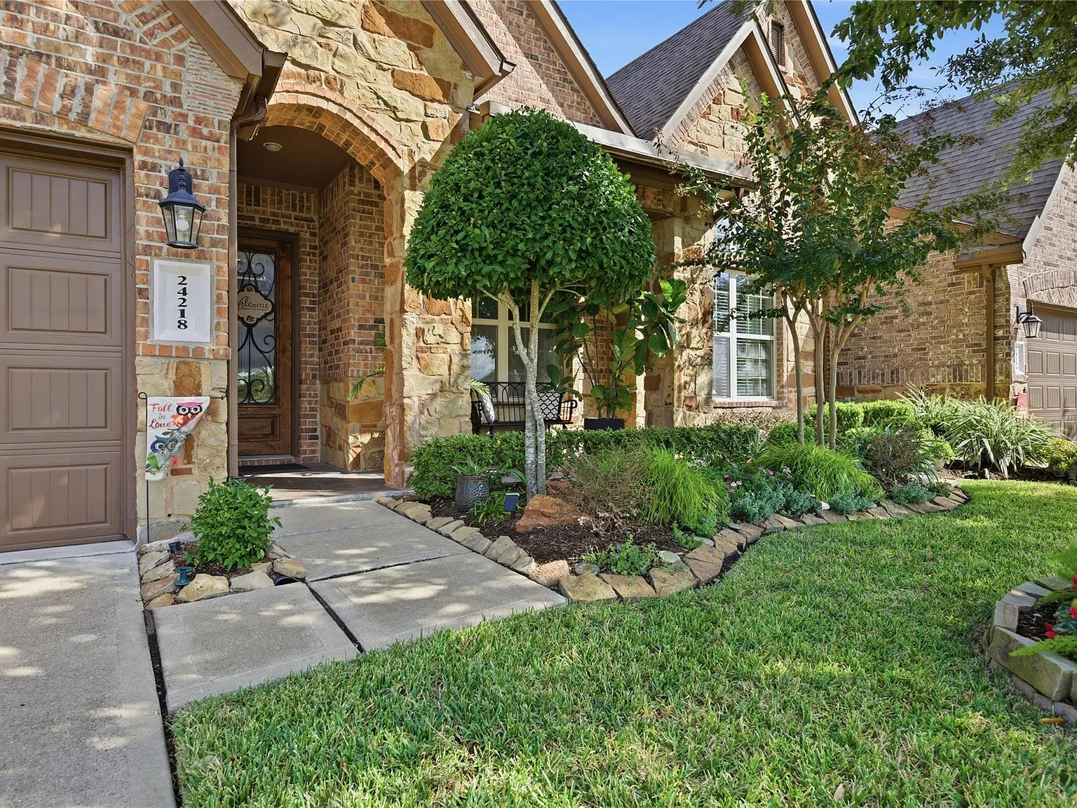 3 bed, 3.0 bath, 2857 sqft, $2,800 — Photo 3