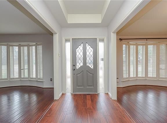 4th image of 2709 S Surrey Dr