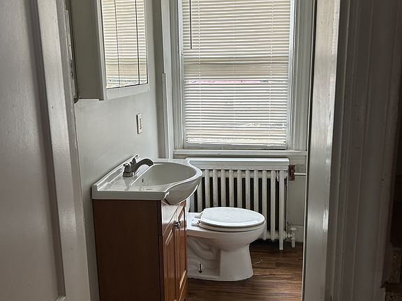 5th image of 321 N Loudoun St #10453181
