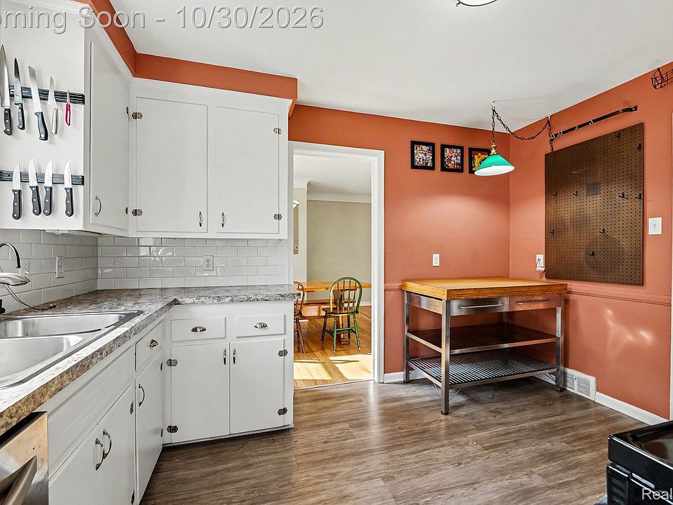 15510 Fox St, photo 11