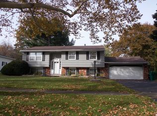 55 Sandcastle Dr, Rochester, NY 14622