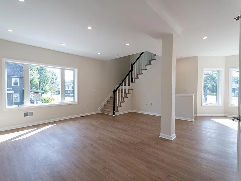 97 Main St #1 — Photo 3