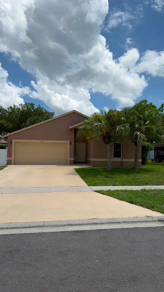 3 bed, 1585 sqft, $3,200 — Photo 1