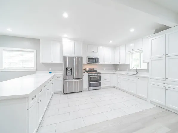 141 County Road 3419, Cleveland, TX 77327