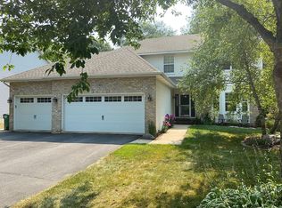 9051 Briarglen Rd, Eden Prairie, MN 55347