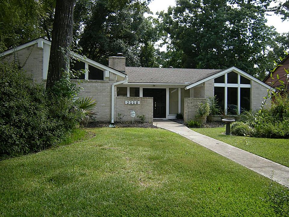 1st image of 2118 Lakeville Dr