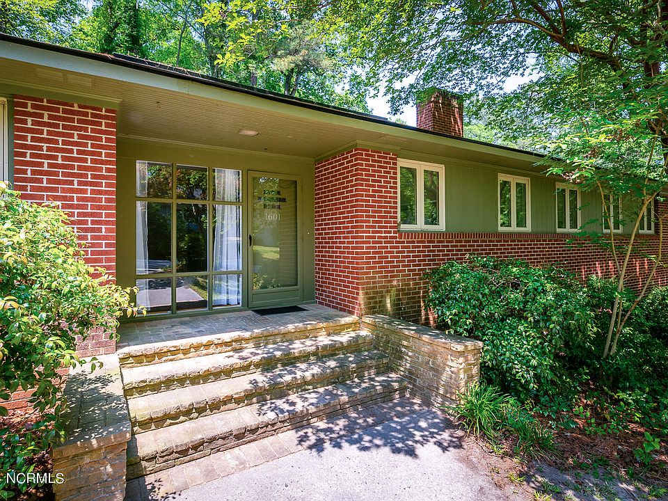 1st image of 1601 Beaumont Drive