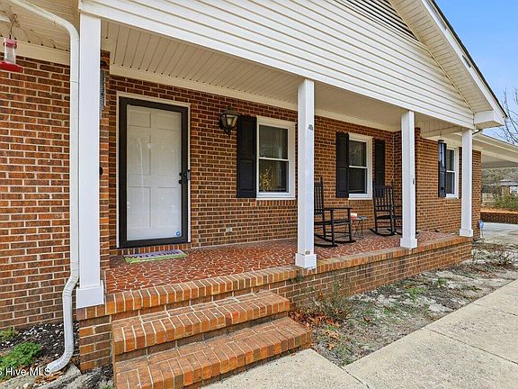 4th image of 209 Crestwood Drive
