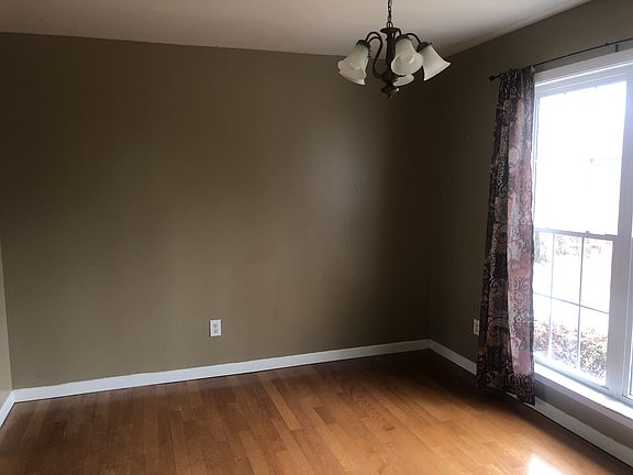 3rd image of 10087 Carolina Dr