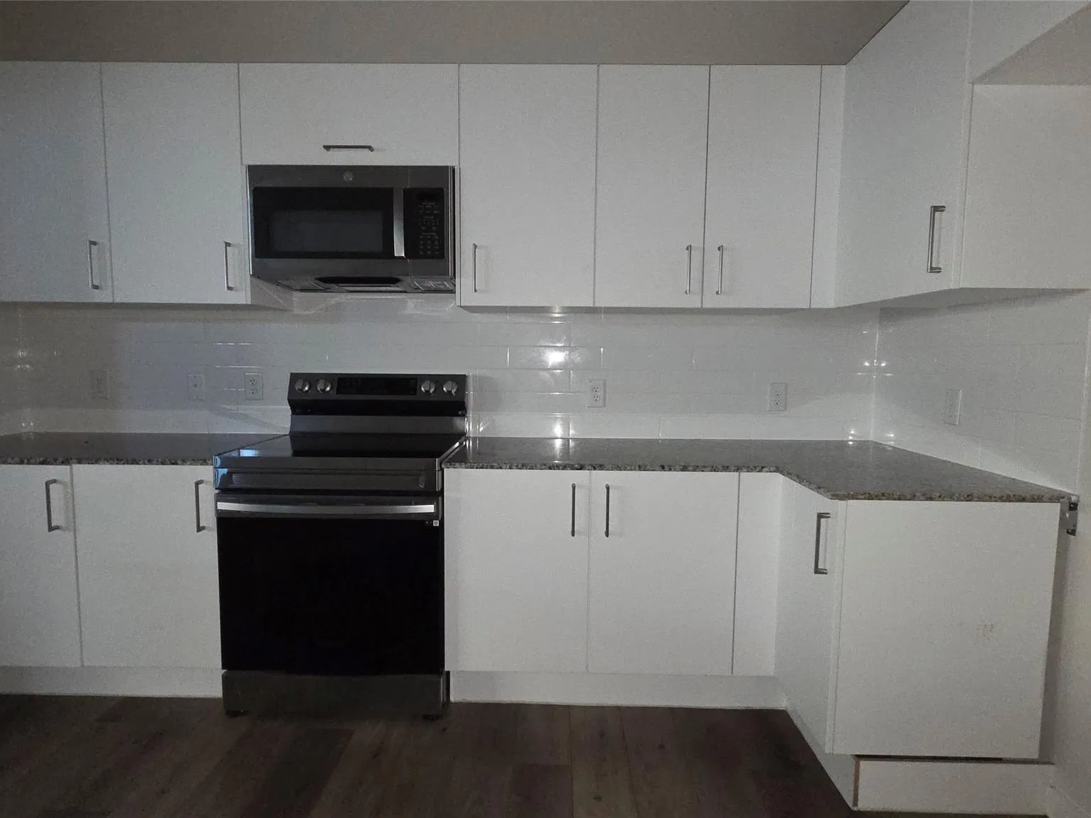 3 bed, 2.0 bath, 1356 sqft, $1,625 — Photo 4