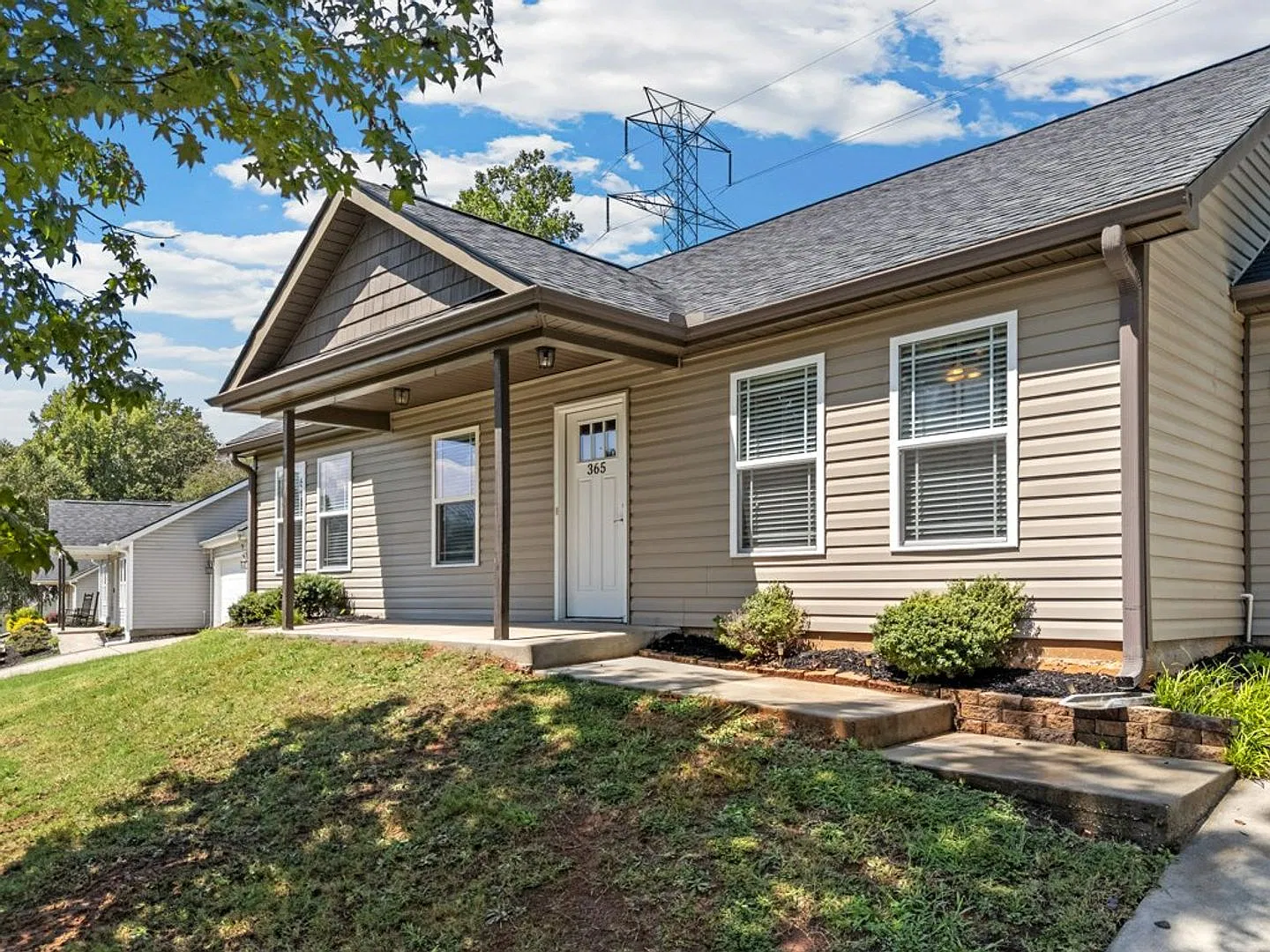 Beautiful 3-Bedroom Home Convenient to Greer and Lyman! — Photo 3