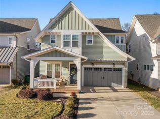 907 Millbrook Rd, Charlotte, NC 28211