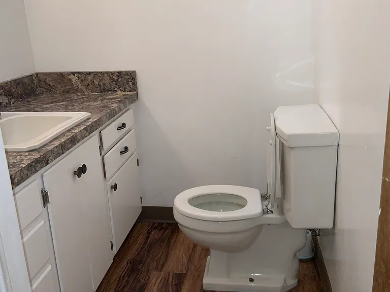 2200 S Lee Ave — Photo 13